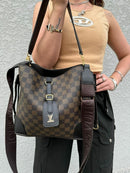 Bolsa Média de Couro Louis Vuitton Astrid