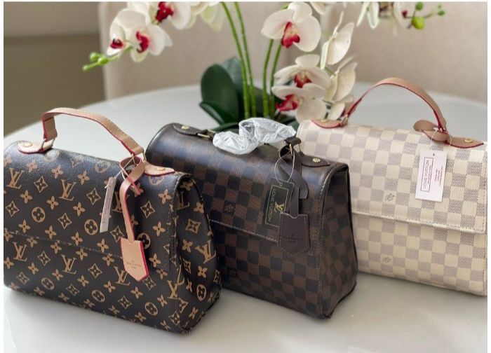 Bolsa LV baú tampa